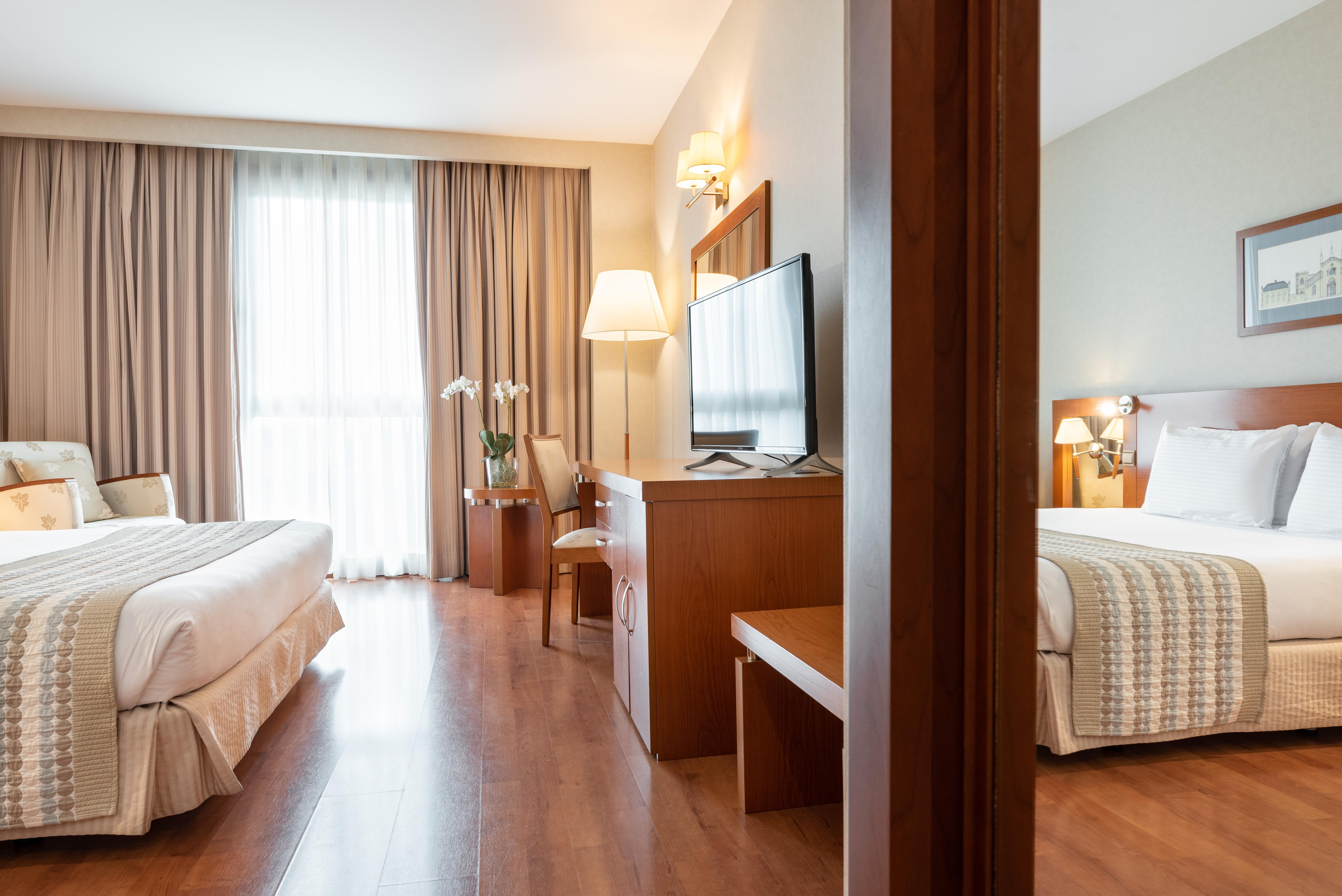 Отель Eurostars San Lazaro Сантьяго-де-Компостела Экстерьер фото