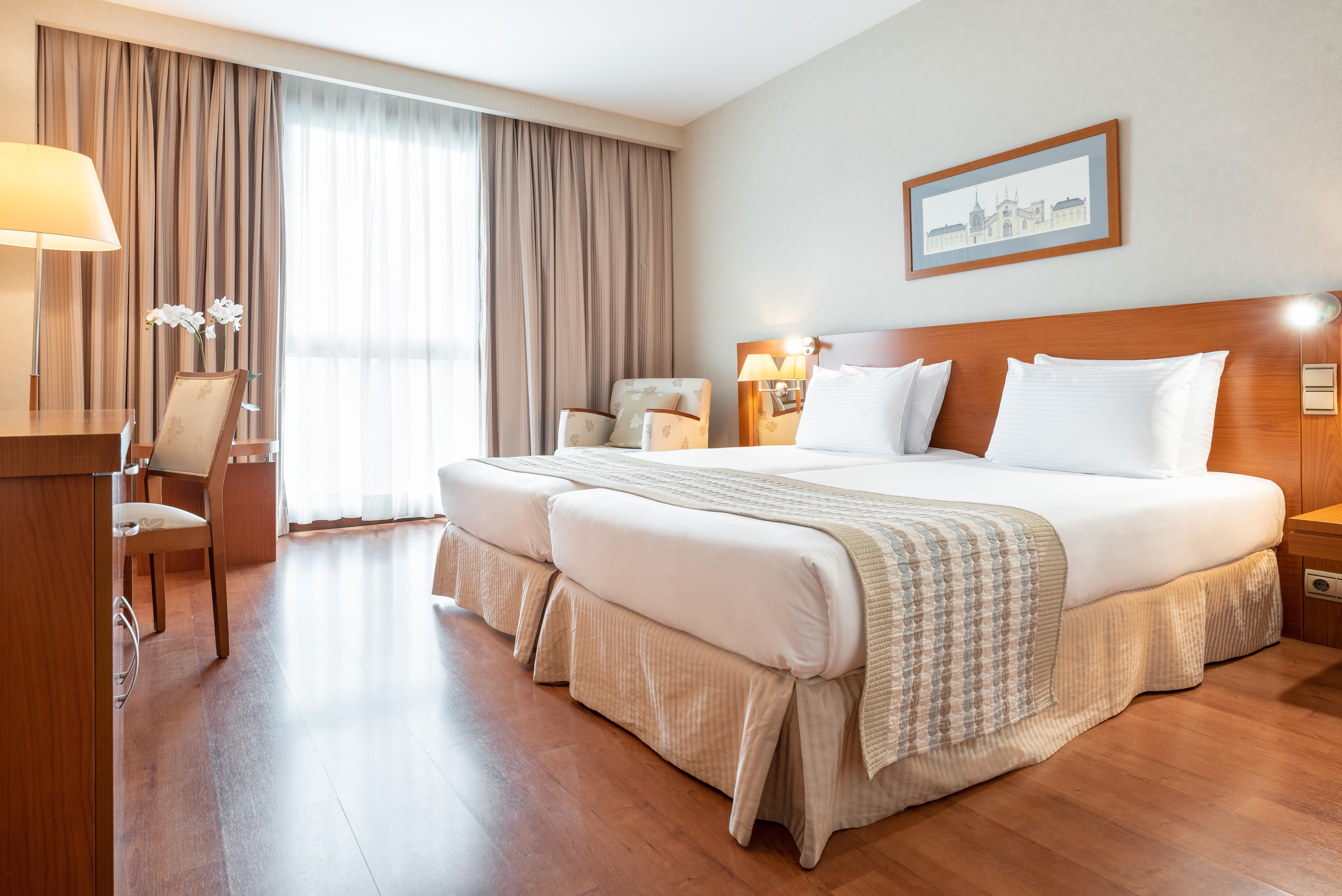 Отель Eurostars San Lazaro Сантьяго-де-Компостела Экстерьер фото